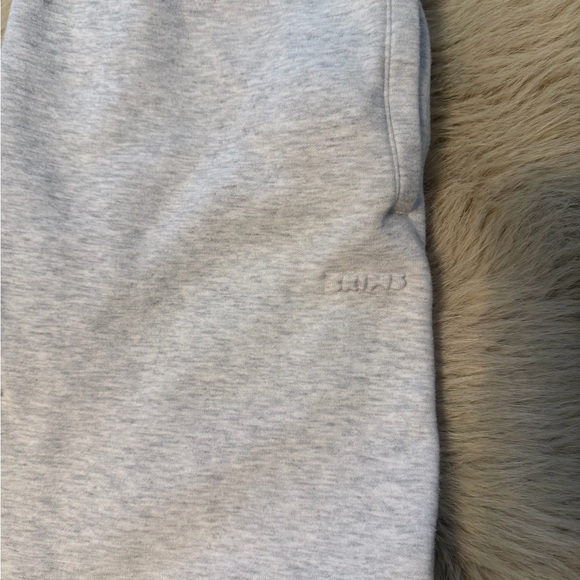 SKIMS Classic Jogger in Gray - Picture 4 of 7